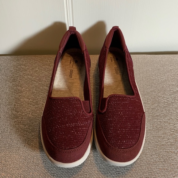 Shoes - Clarks Cloudsteppers (NWOT)